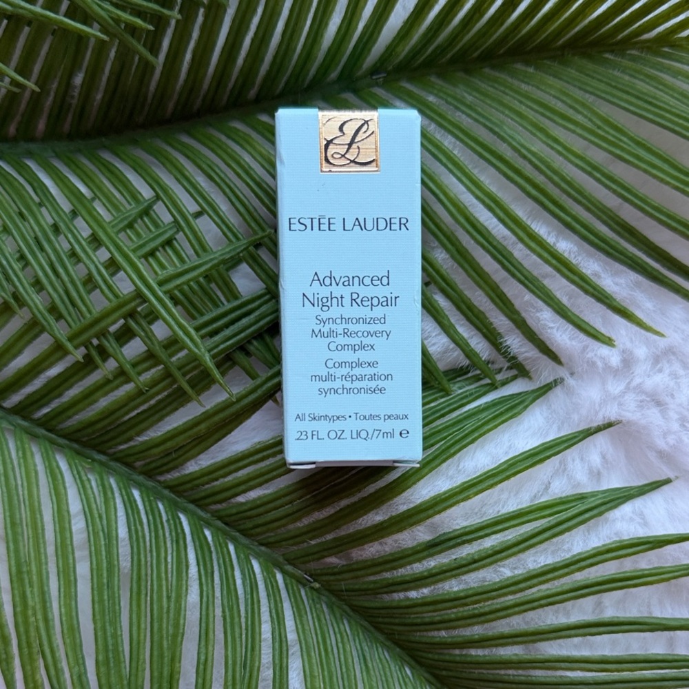 NIB Estee Lauder Advanced Night Repair Serum - White and Gold Deluxe Sample Size